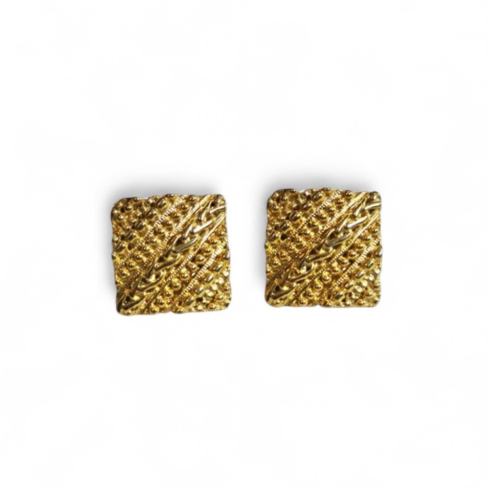 Elegant Gold Textured Earrings